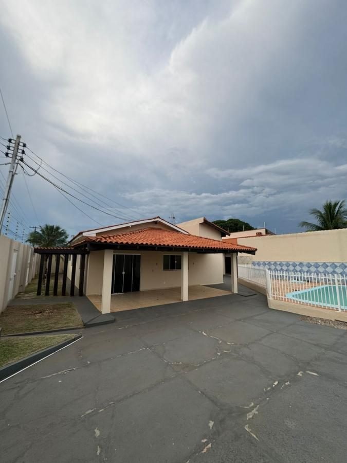 Casa à venda em Cohab Velha, Cáceres: Casa 3 quartos · Cohab Velha